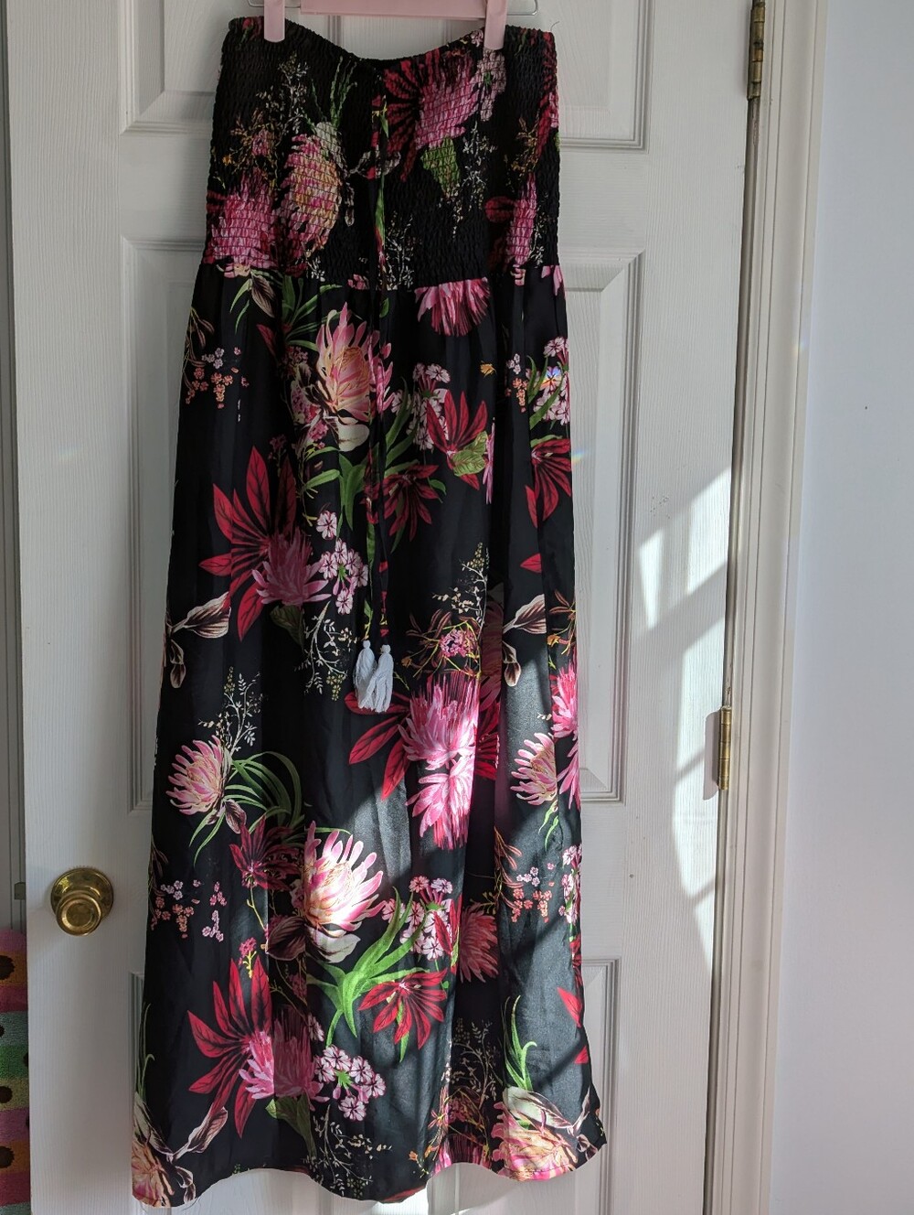 Floral Smocked Tube Maxi Dress with Halter Tassel Tie   Size L.  🌺🌺